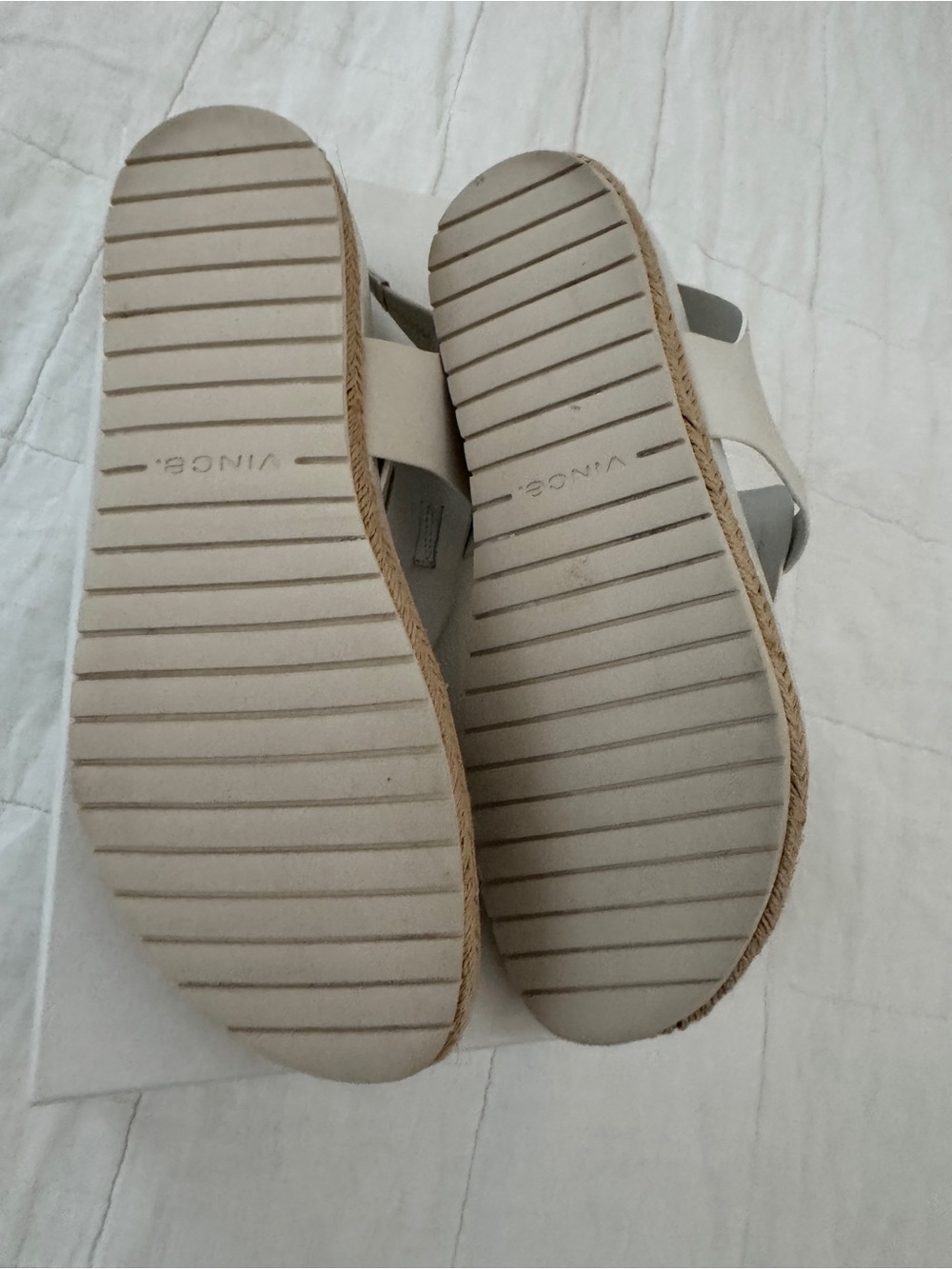 Vince Flint Creamy White Espadrille Thong Sandals NWT 8.5 - Picture 2 of 6
